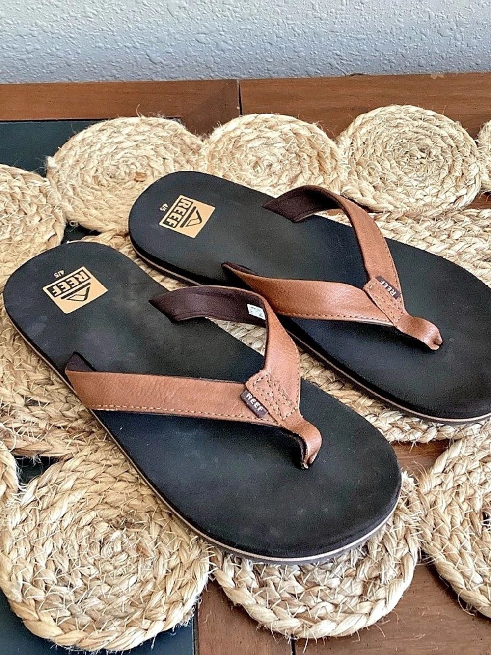 Boys 4/5 Reef Cushion Flip Flop Brown & Black Sandals